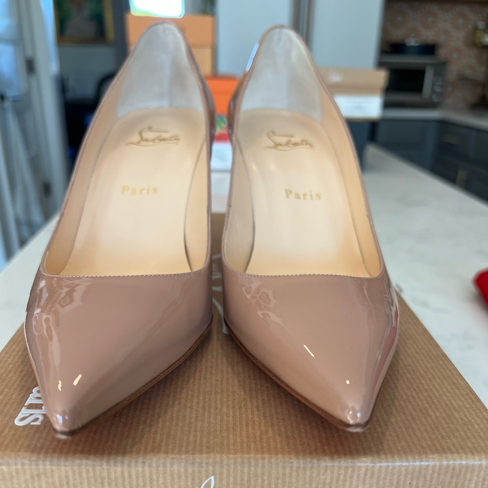 Christian Louboutin Nude Pump - Size 39